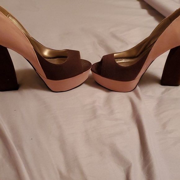 Shoes - Picture 3 of 5